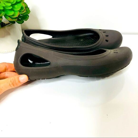 Crocs Brown Lightweight Flats Shoes  - Picture 1 of 6